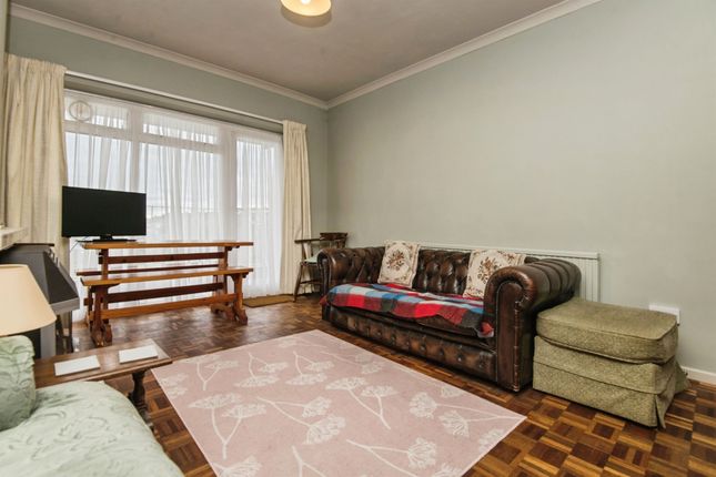 Flat 42, Fairfield Court, Fairfield Park, Lyme Regis photo 3