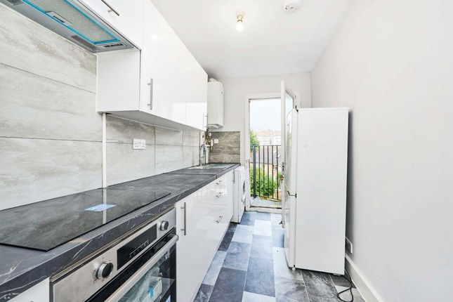 Flat 4, 41, Palace Square, London photo 2