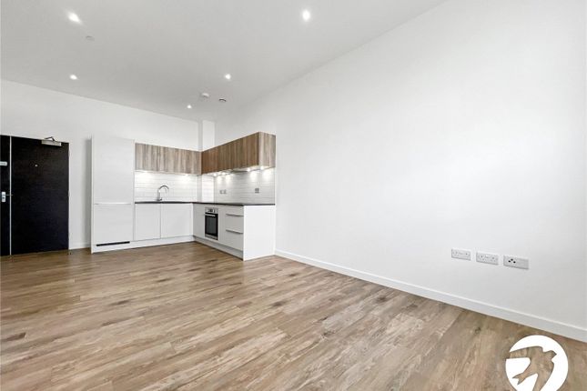 Flat to rent in Quayside, Chatham Maritime, Chatham, Kent