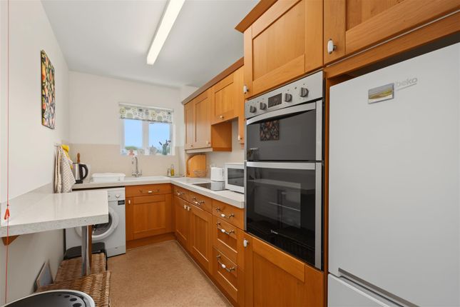 37, Sandby Court, Nottingham photo 4