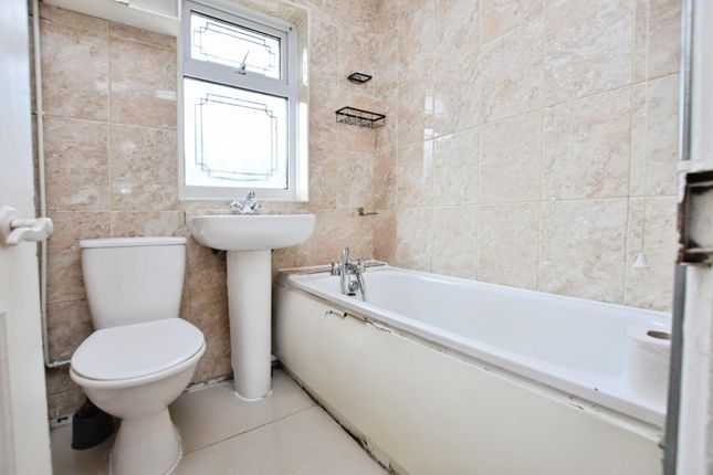 Pondfield Road, Dagenham photo 2