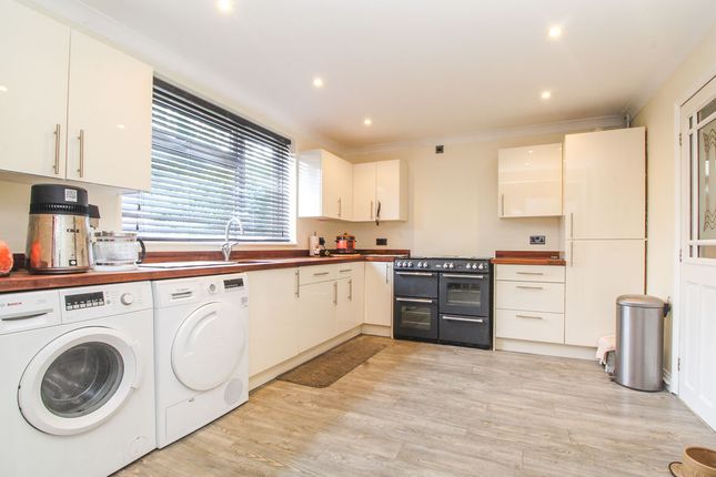 22, Brook Lane, Bedford photo 3