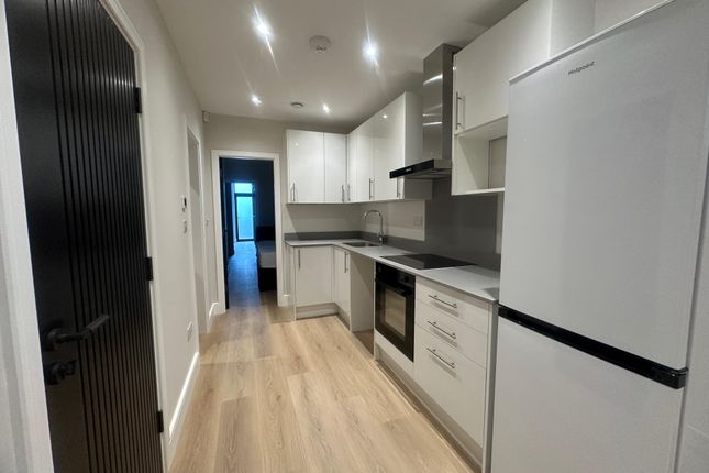 27, Dalkeith Grove, Stanmore photo 3