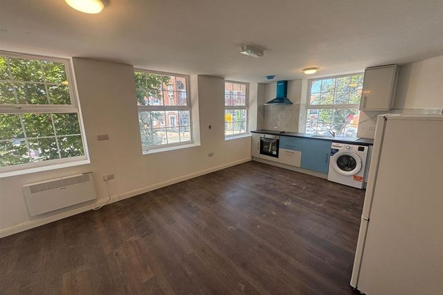 Flat 1, 63b High Street, Ruislip photo 2