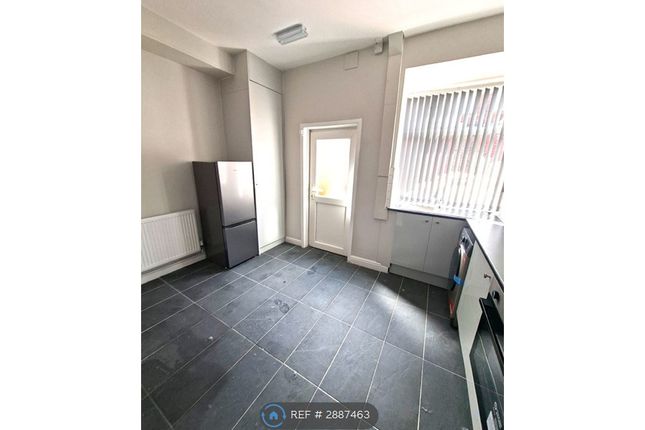 Moorfield Grove, Bolton photo 2