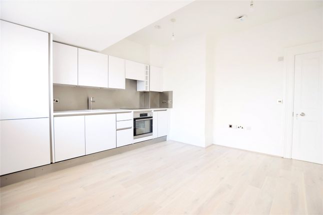 Flat to rent in Kings Road, Reading, Berkshire