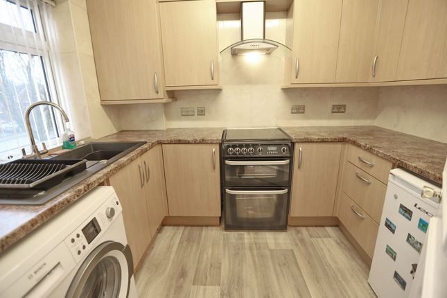 33 Savoy Court, Manchester photo 4