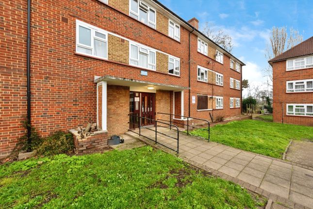 Flat 63/Poplar Court, Gap Road, London photo 2