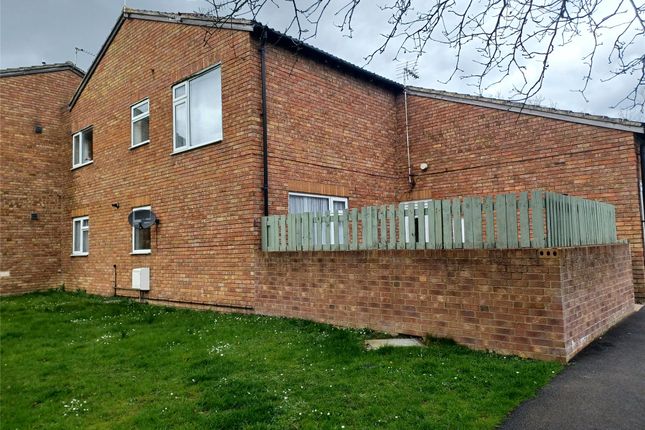 Thumbnail Flat to rent in Sadlers Court, Abingdon, Oxfordshire