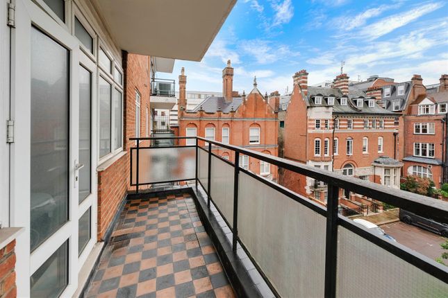 2-bed flat on Flat 14, Saxon Hall, Palace Court, London, £800,000
