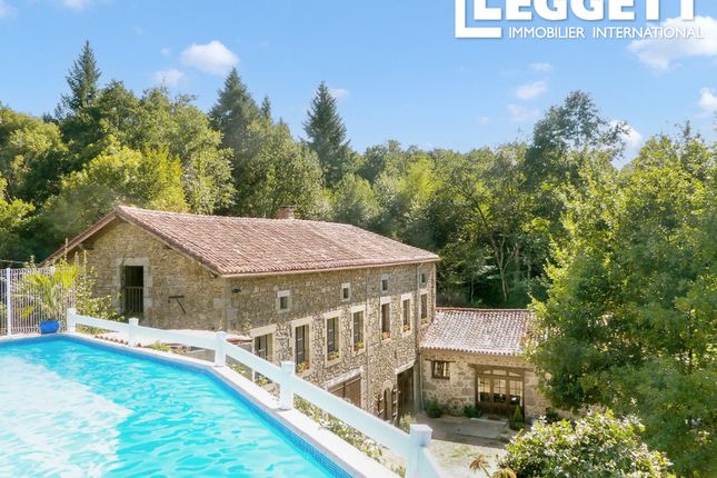 Villa for sale in Busserolles, Dordogne, Nouvelle-Aquitaine