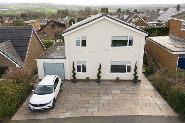 Thumbnail Detached house for sale in Singleton Avenue, Read