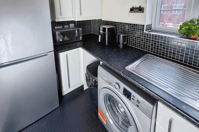 Apartment 1, 12, Marconi Drive, Highbridge photo 4