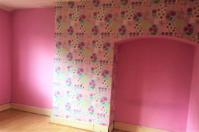 70 Blowers Green Road, Dudley photo 5