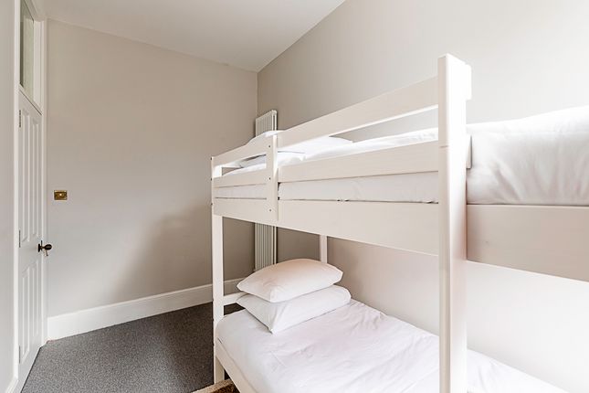 Flat to rent in Fulham Palace Road, London