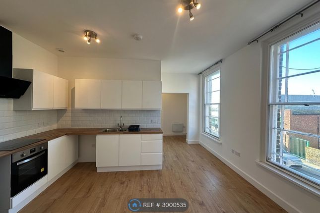 Flat, High Street Victoria Apartments, Herne Bay photo 2