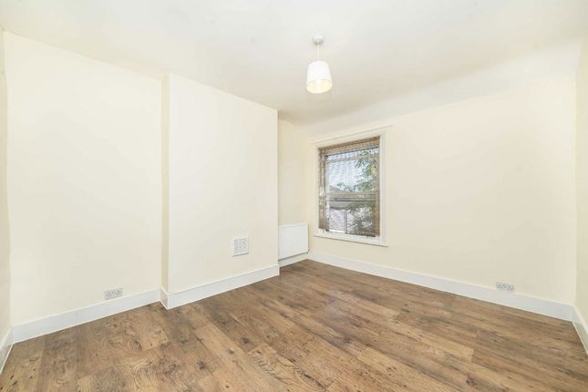 93B, Heathwood Gardens, Charlton photo 4
