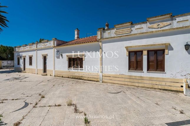 Farmhouse for sale in 8365 Pêra, Portugal