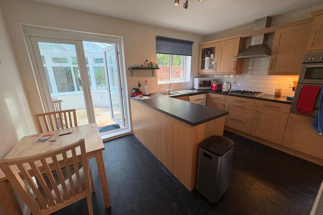 118, Radulf Gardens, Liversedge photo 5