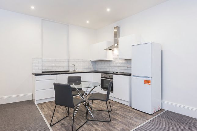Flat to rent in 16 Blenheim Terrace, Leeds