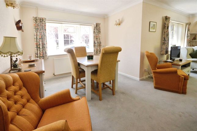 10, St. Johns Crescent, Essex photo 4