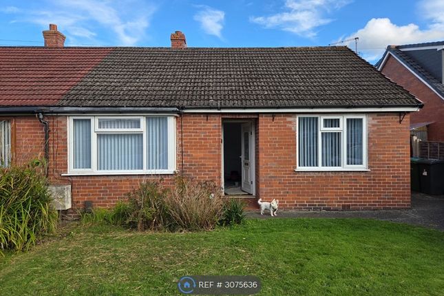2-bed bungalow on Clovelly Avenue, Great Sankey, Warrington, £960/mo