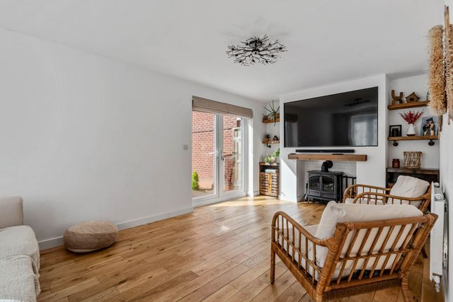 236 Willow Way, Coventry photo 4