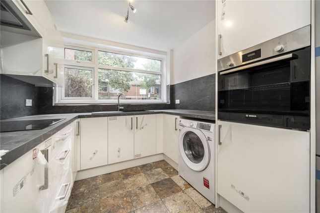 74, Hevelius Close, London photo 3