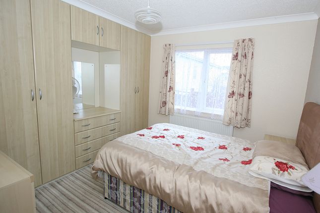 Mobile/park home for sale in Yew Tree Park Homes, Ashford
