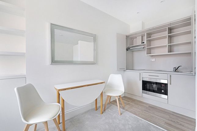 Flat 7, 69, Egerton Gardens, London photo 3