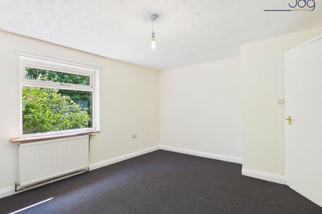 34 Princess Avenue, Lancaster photo 4