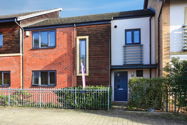 3-bed house on 27, Hawksbill Way, Cambridgeshire, £250,000