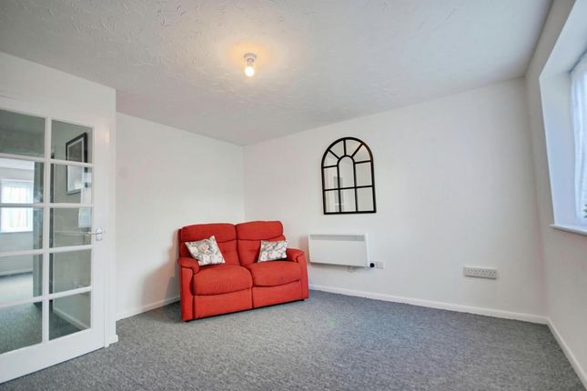 Tolpits Lane, Watford photo 2