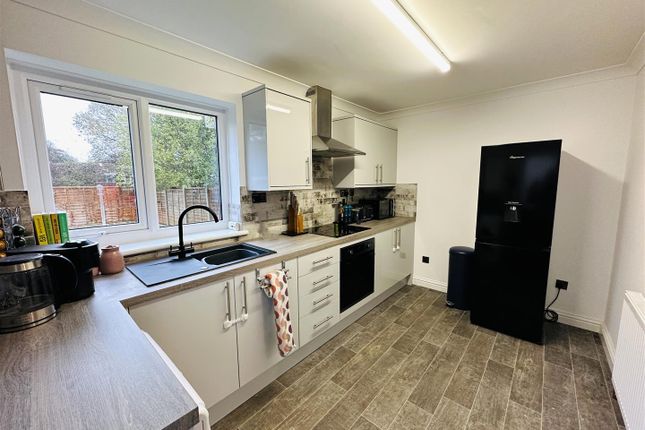32, Ryedale Way, Selby photo 2