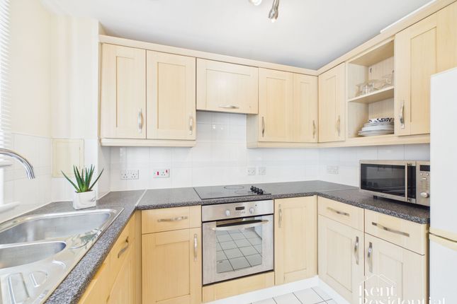 46 Mckenzie Court, Maidstone photo 3