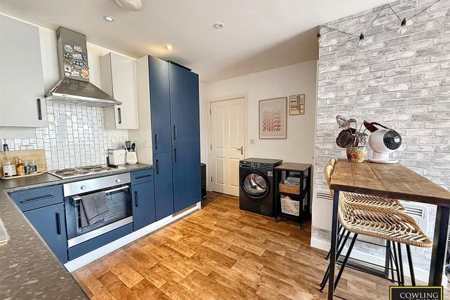46, Ramsden Court, Wickford photo 3