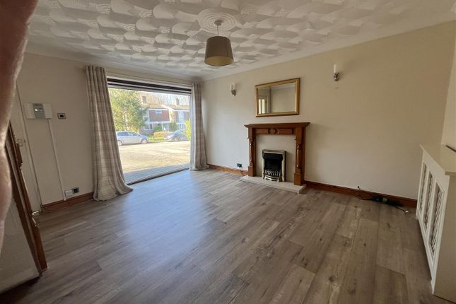 15, Hornbeams, Gravesend photo 3