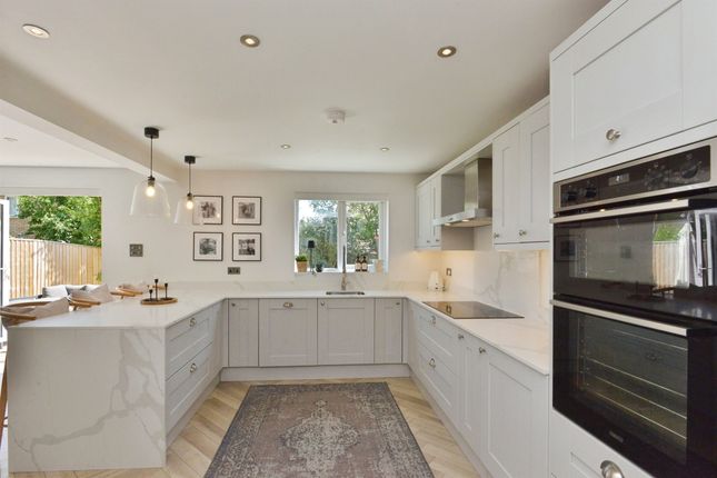 24, Diswell Brook Way, Milton Keynes photo 3