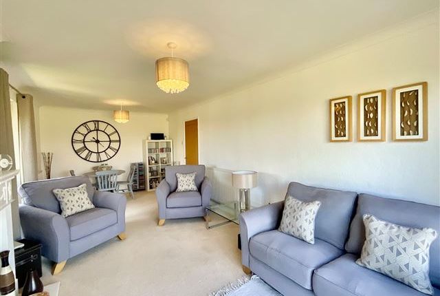 12, Bunkers Hill Killamarsh, Sheffield photo 3