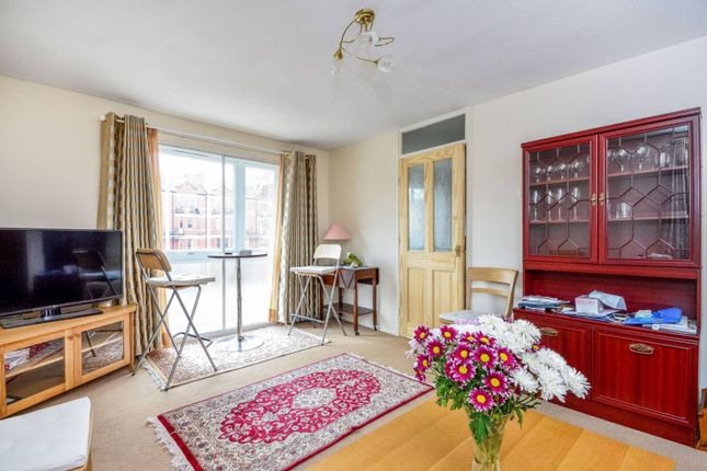 Thumbnail Flat to rent in Ravensmede Way, Chiswick, London