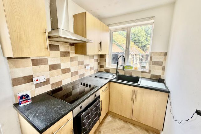 61, Nottingham photo 2