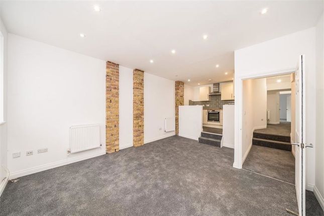 Flat 1, 38, Floyd Road, London photo 3