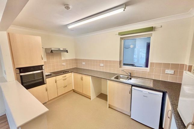 27 Florence Court, Rutland Crescent, Trowbridge photo 3