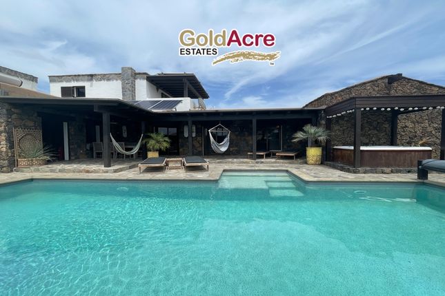 Villa for sale in Lajares, Canary Islands, Spain