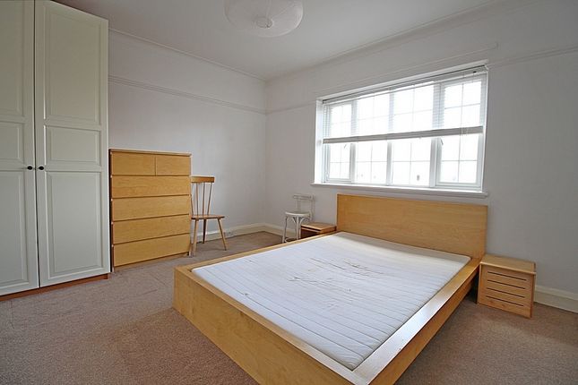 Flat to rent in Culmington Road, Ealing