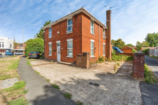 2-bed flat on 2, Southampton Road, Romsey, £180,000