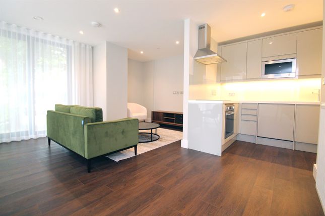 Thumbnail Flat to rent in Leamouth Road, London