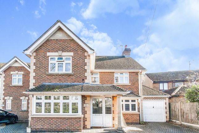 Thumbnail Detached house for sale in Balcombe Road, Crawley
