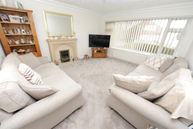 9, Silver Birch Grove, Bradford photo 2