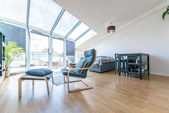 Flat for sale in Mann Island, Liverpool